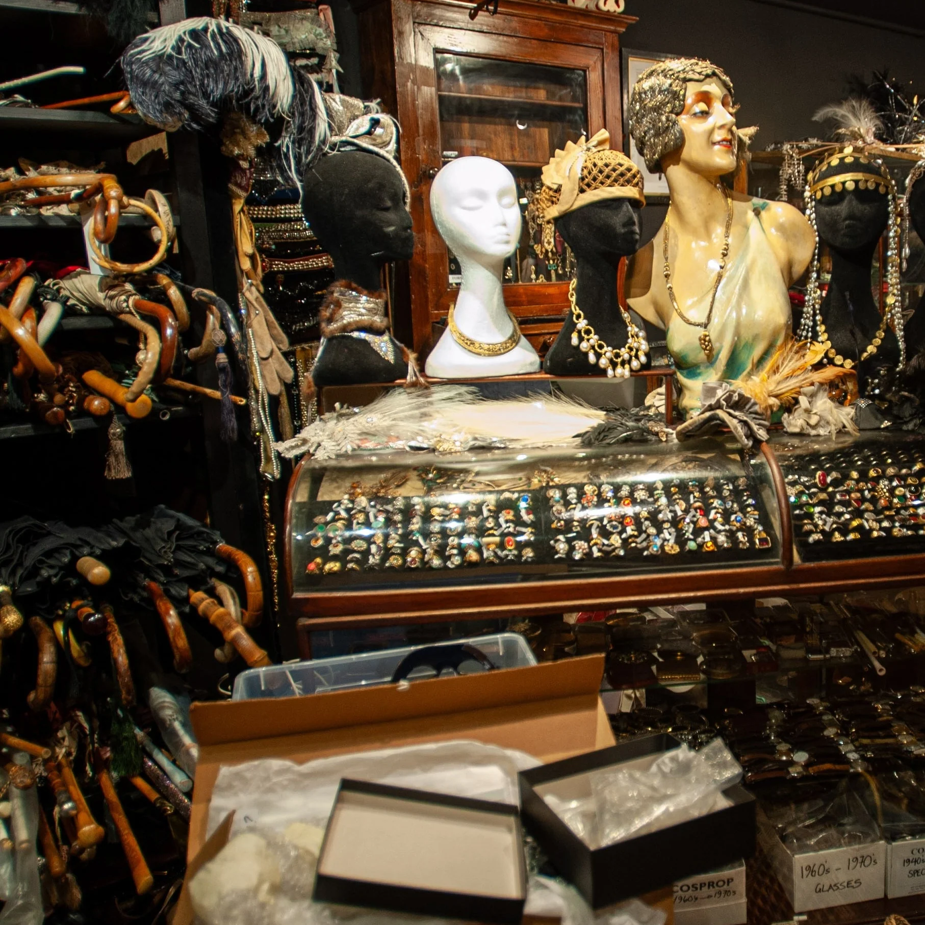 Tuesday 15 September, 11 - 1 p.m. and 2:30 - 4:30 p.m.: Tour: Costume Secrets with Cosprop - Image 3