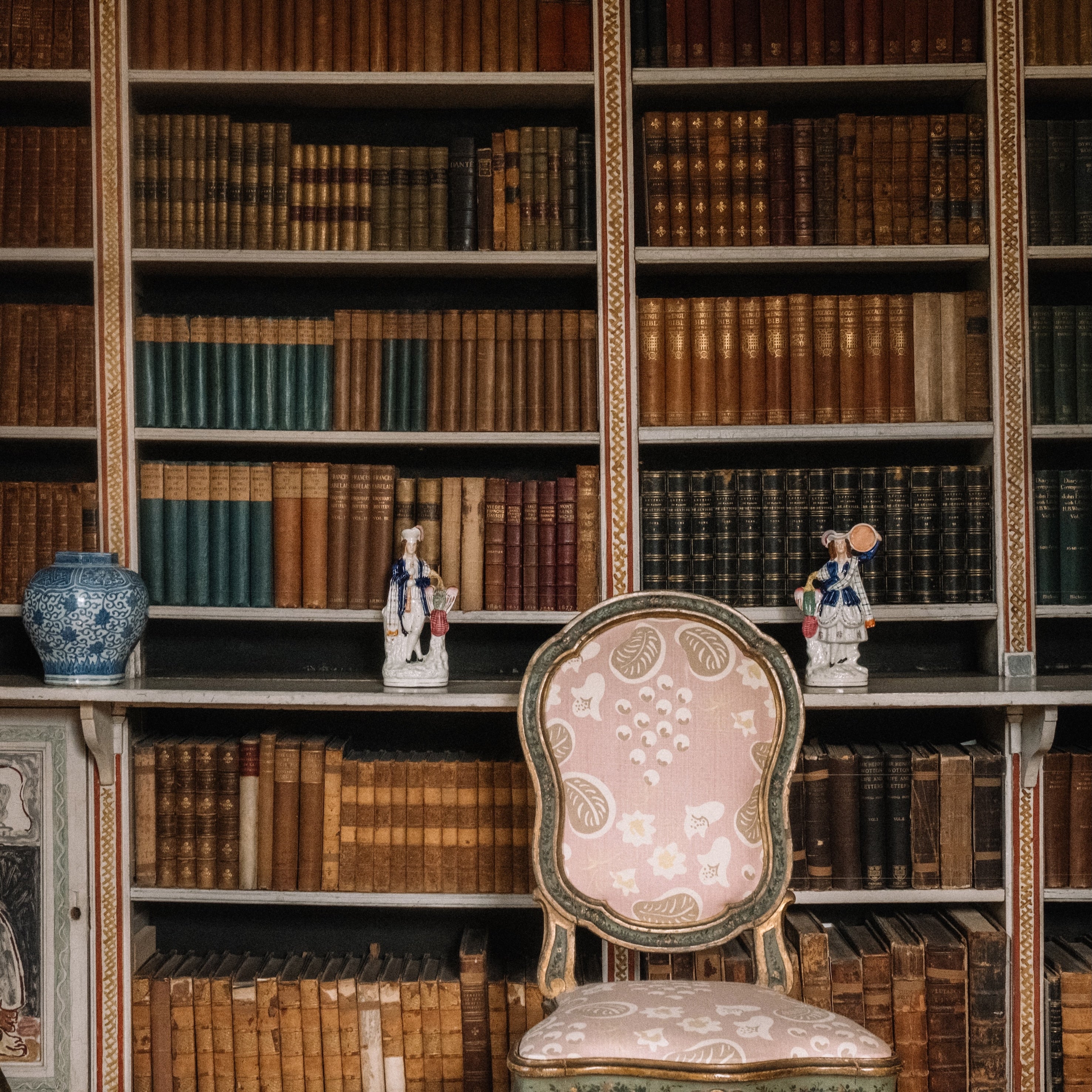 Tuesday 8 September, 11-12 p.m.: Tour: Textile Design at Charleston Farmhouse with Darren Clarke - Image 12