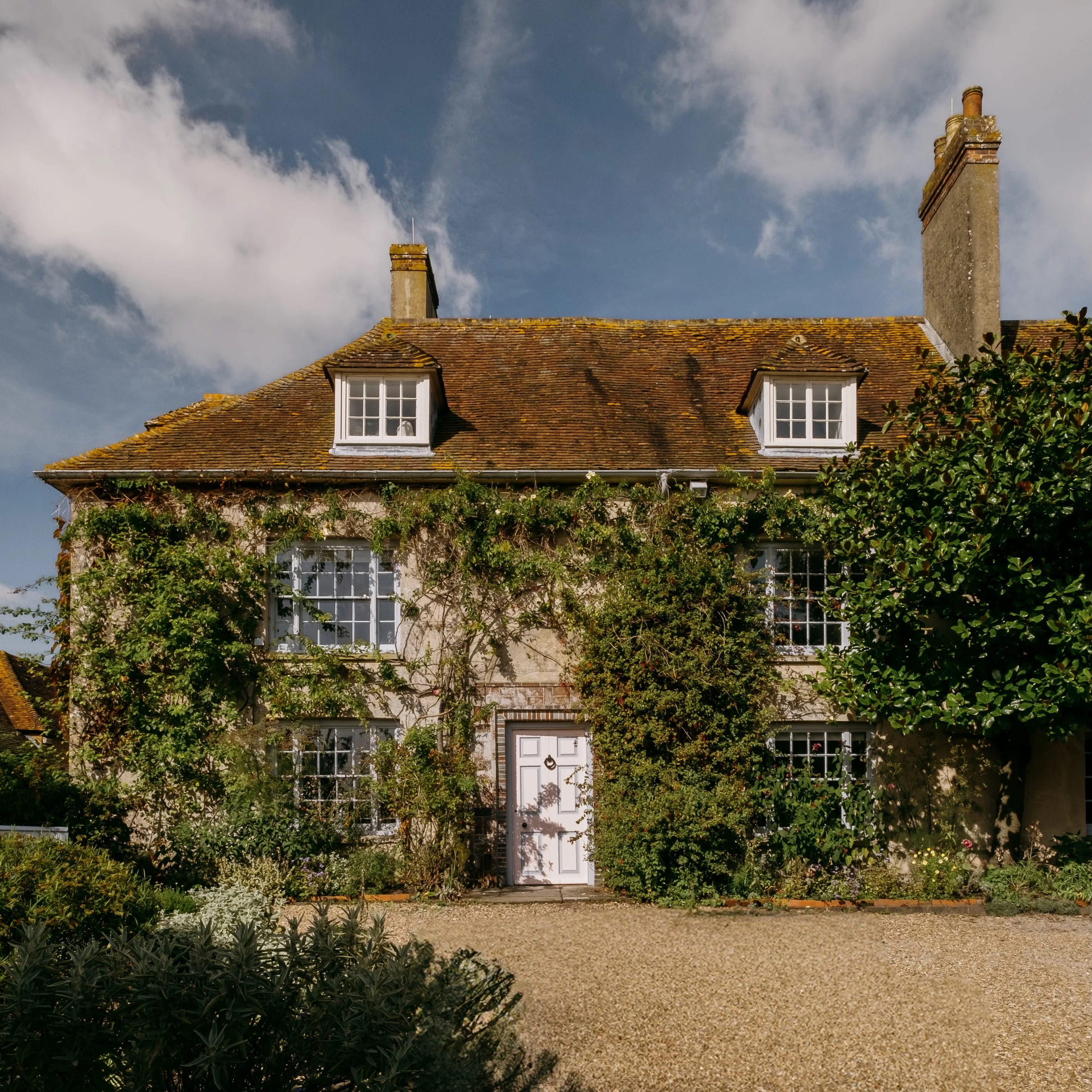 Tuesday 8 September, 11-12 p.m.: Tour: Textile Design at Charleston Farmhouse with Darren Clarke - Image 2