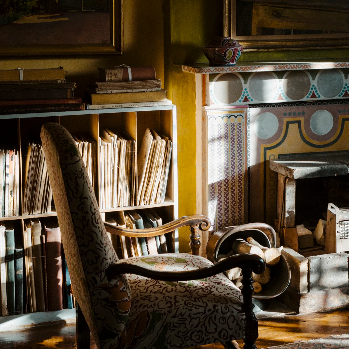 Tuesday 8 September, 11-12 p.m.: Tour: Textile Design at Charleston Farmhouse with Darren Clarke - Image 5