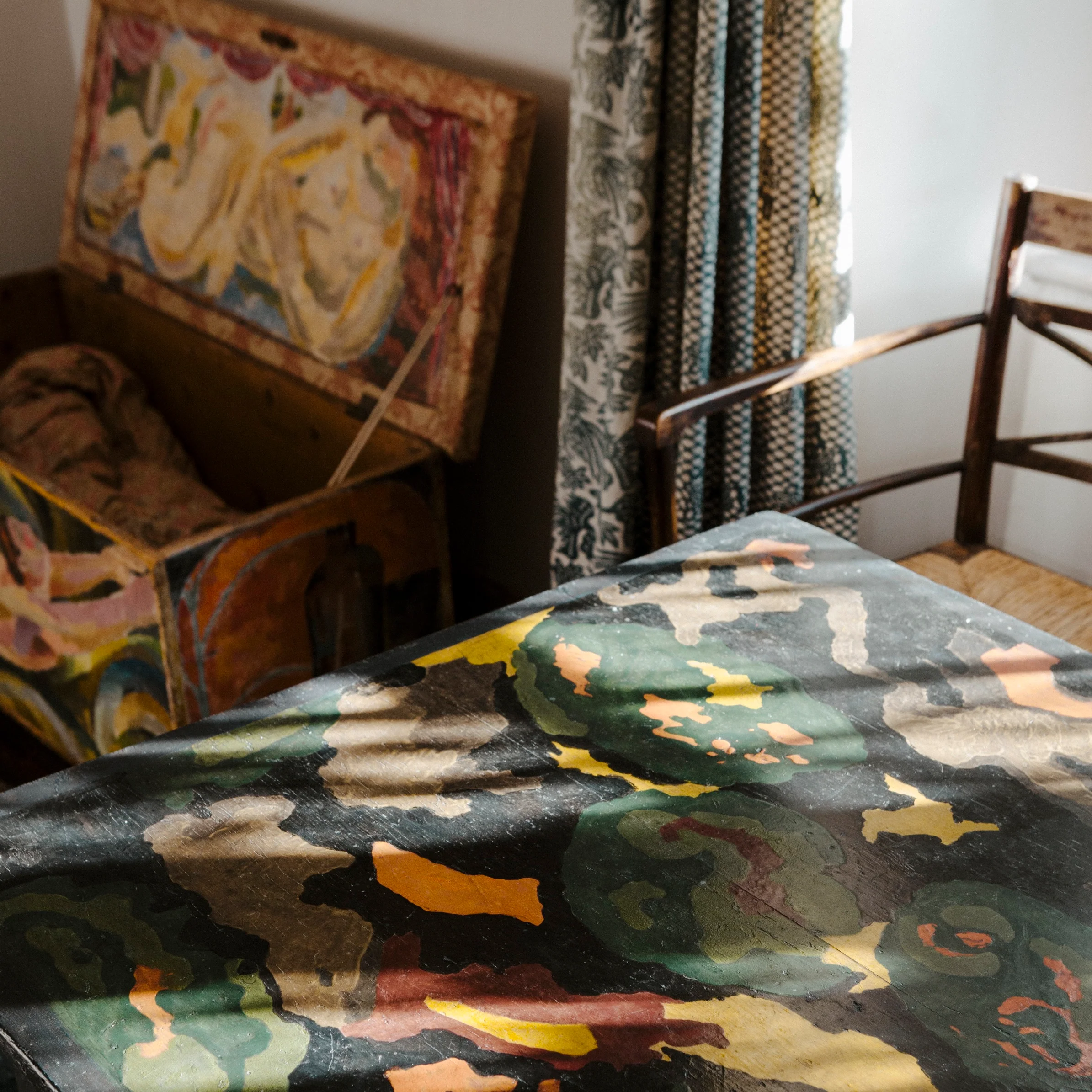 Tuesday 8 September, 11-12 p.m.: Tour: Textile Design at Charleston Farmhouse with Darren Clarke - Image 6