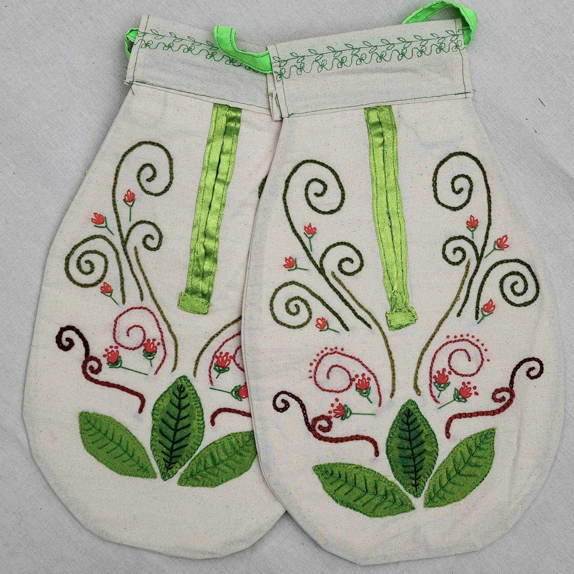 Tuesday 9 September, 10-4 p.m.: Workshop: Make a Historically Inspired Pocket with Melissa Jo Smith and acclaimed designer Rebecca Cole from Illuminated Arts - Image 24
