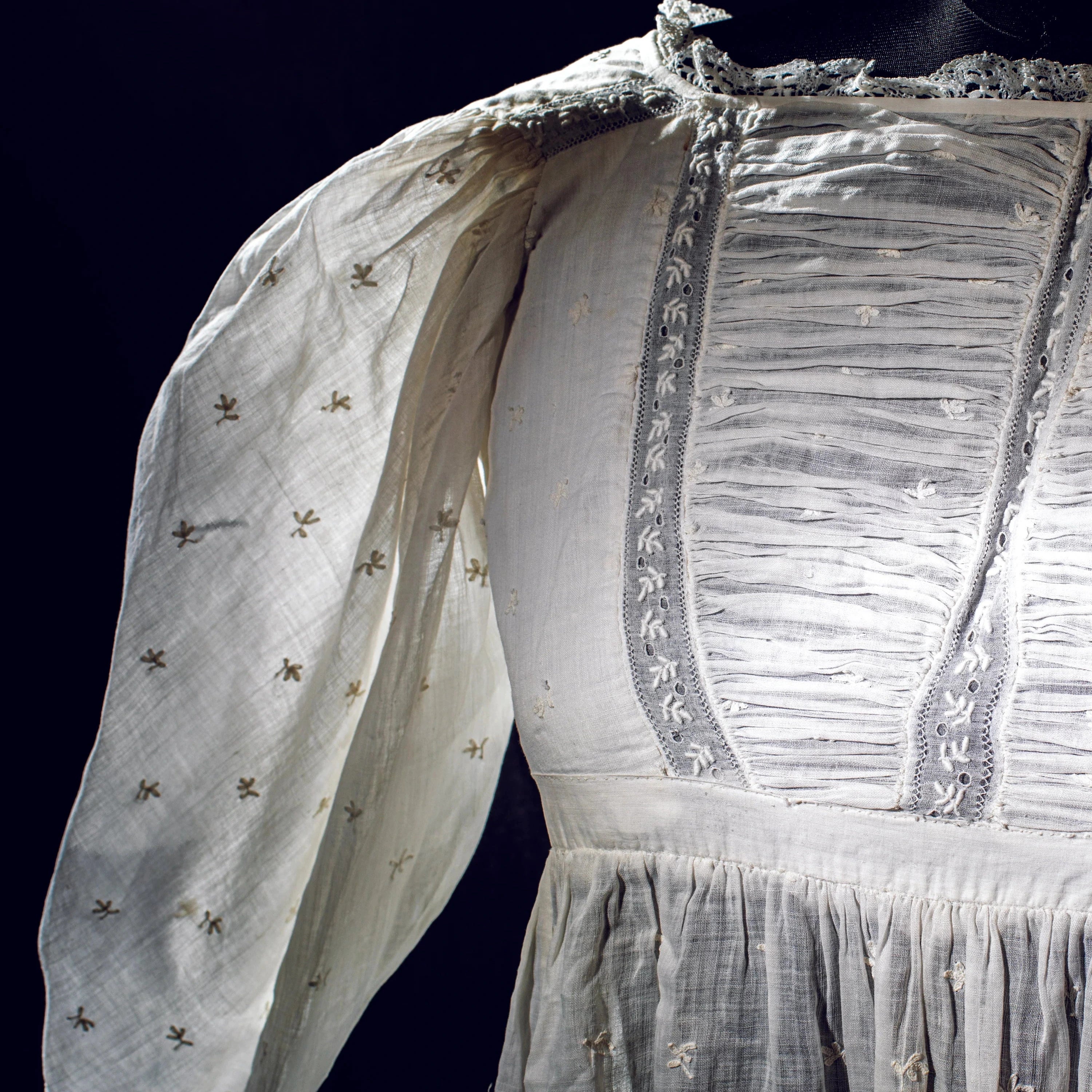 Thursday 18 September, 9 - 10.30 a.m.: Object Viewing: The World of Bengal Textiles with Darshan Shah of Weavers Studio Resource Centre - Image 6
