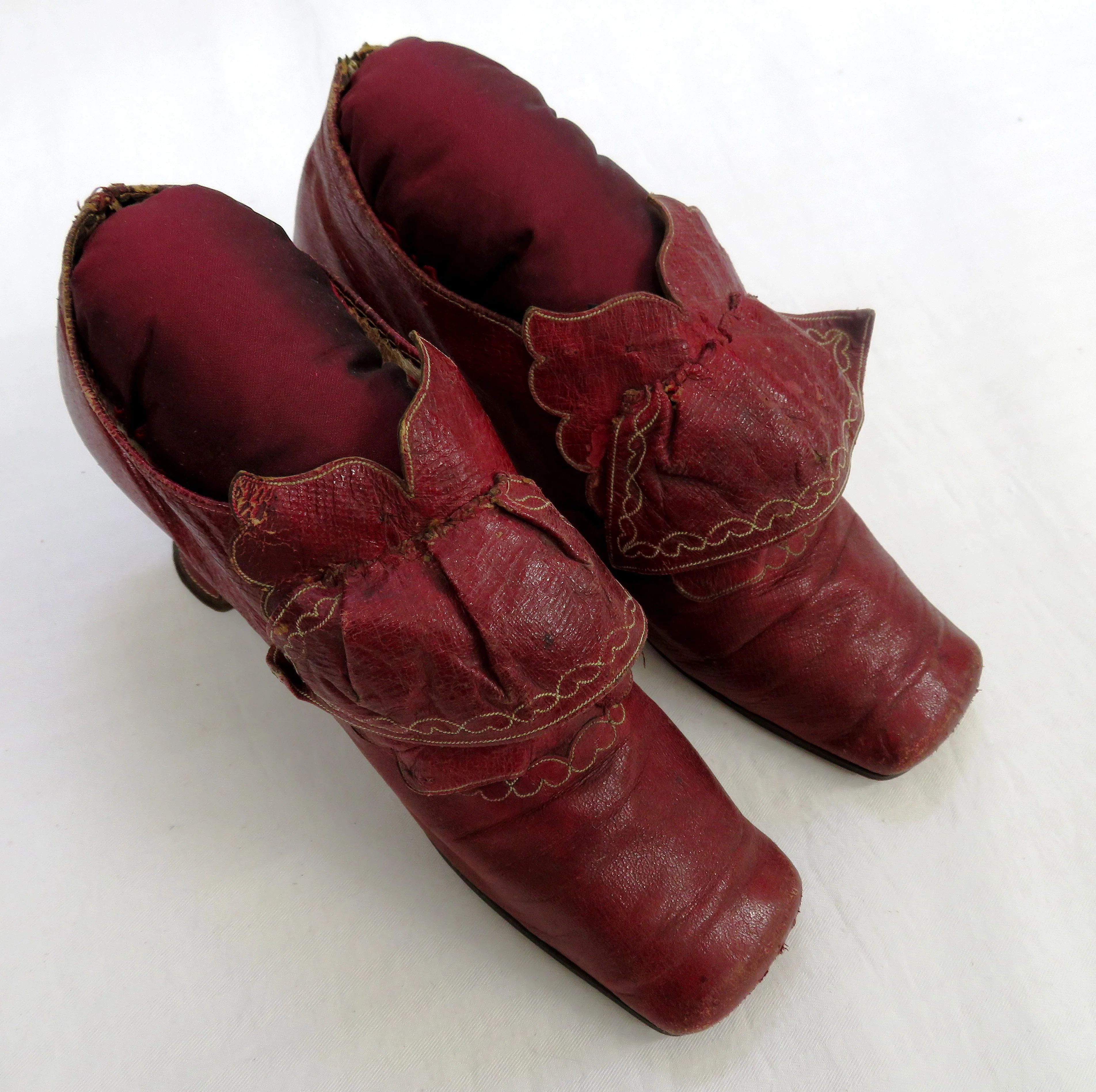 Tuesday 29 September, 2-5 p.m.: Tour,The Lightfoot Textile Archives and African Art Gallery with Janie Lightfoot - Image 2
